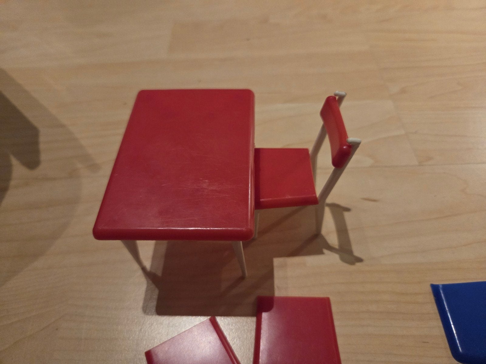 Vintage poppenhuis meubels - tafel en stoelen, Ophalen of Verzenden, Gebruikt
