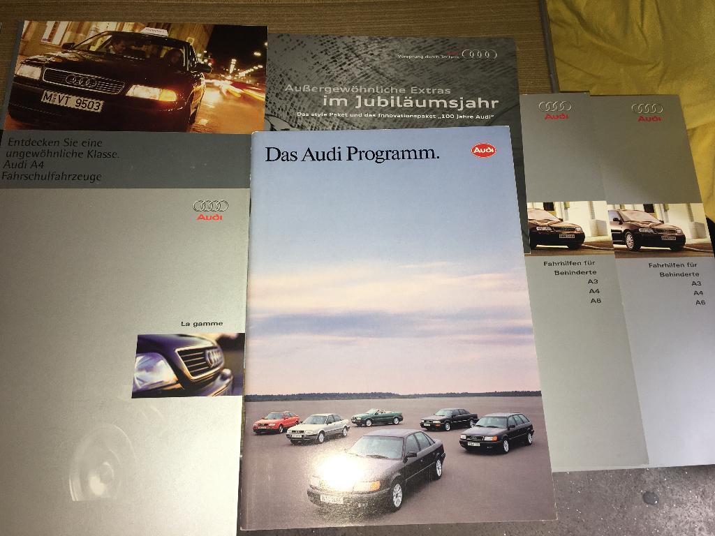 8x Audi folders brochures: 100 jaar + rijschool + Behinderte, Ophalen of Verzenden, Zo goed als nieuw, Audi