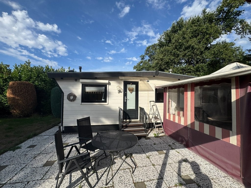 2 Houten chalets te koop, Tot en met 2
