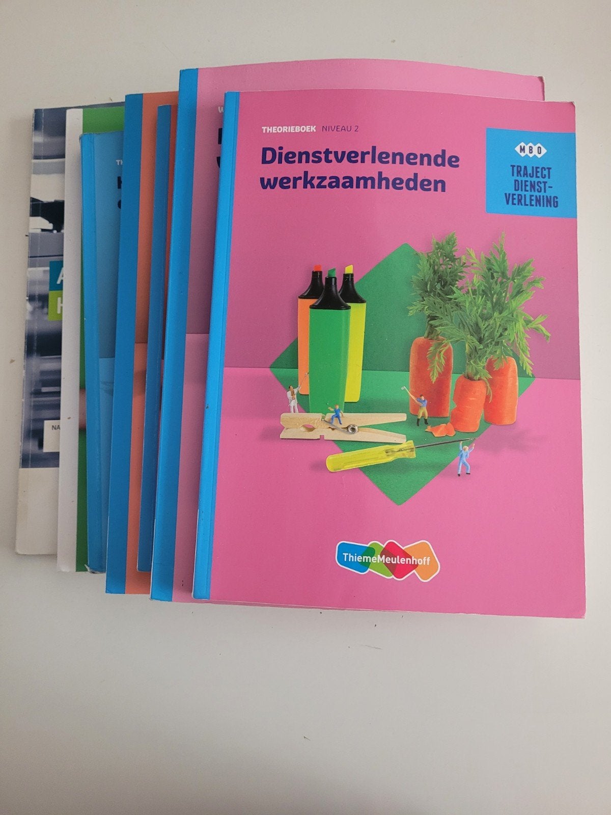 MBO Dienstverlening Boeken (Niveau 2), Ophalen of Verzenden, Gelezen, VMBO, Overige vakken