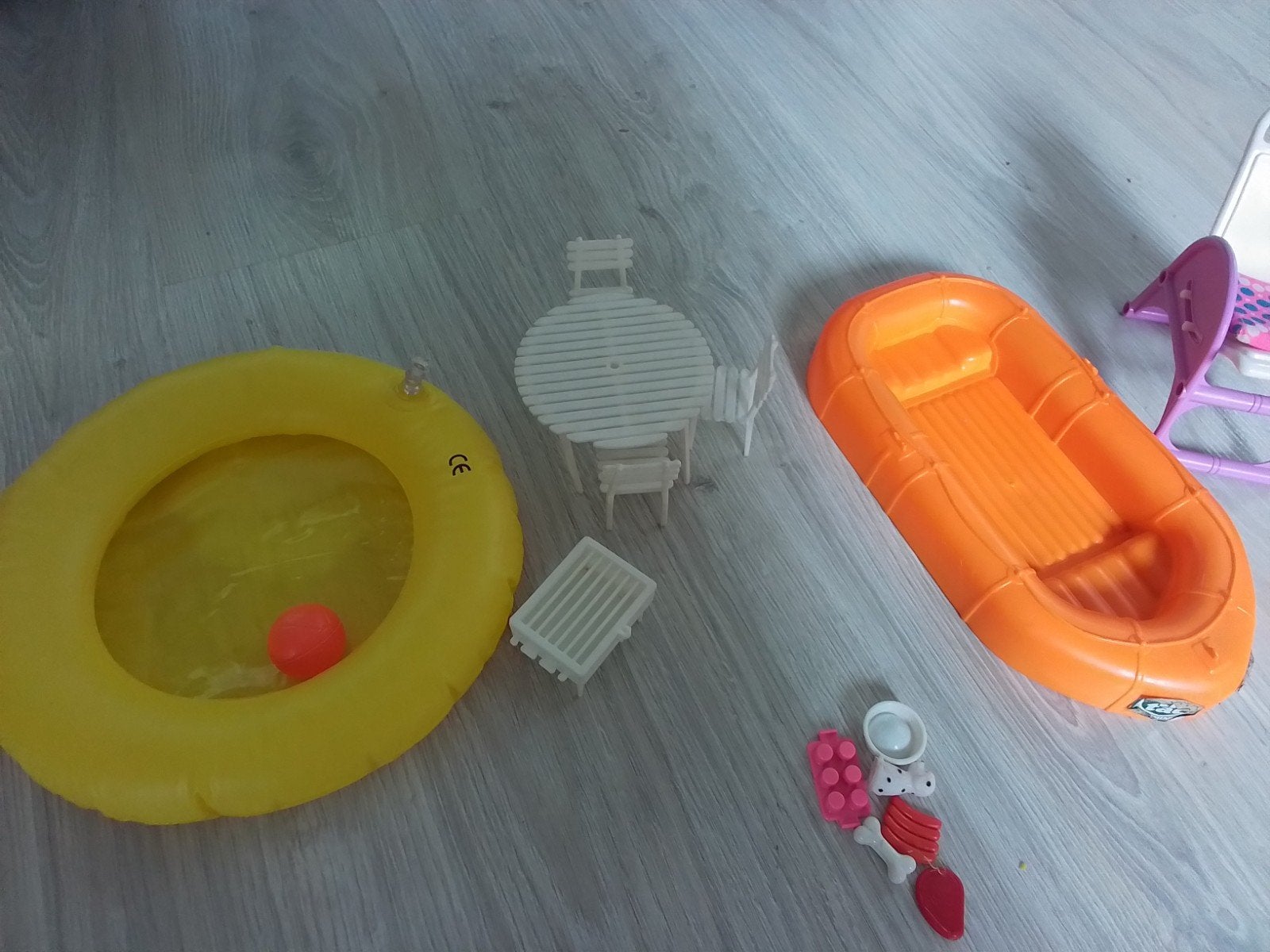 Barbie speelgoed restant set: auto, scooter, boot, meubels e, Ophalen of Verzenden, Gebruikt, Meisje