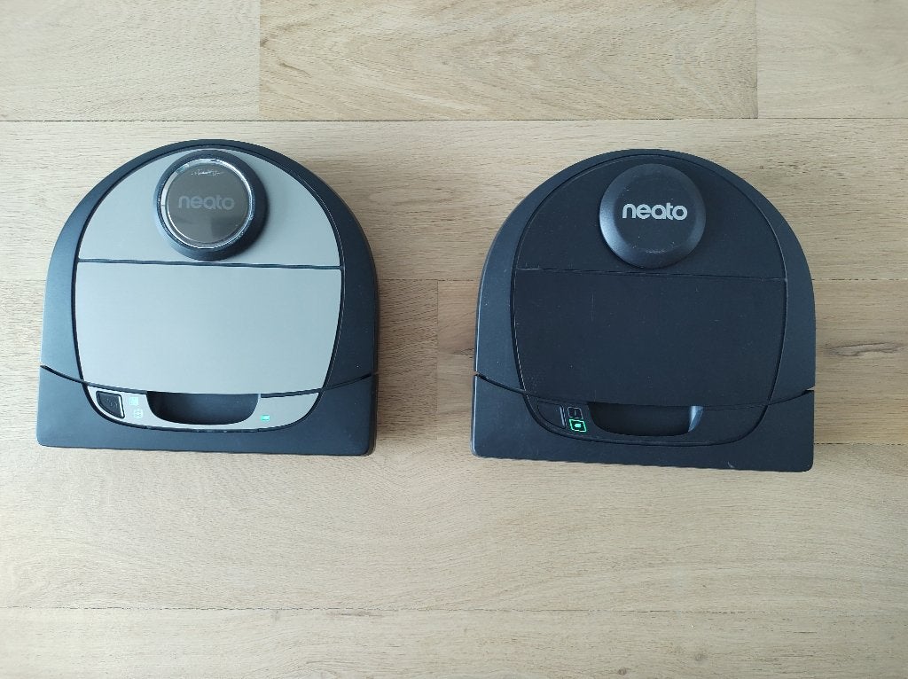 Neato D4 + Neato D7 Robotstofzuigers met 2 Laadstations, Witgoed en Apparatuur, Stofzuigers, Gebruikt, Ophalen of Verzenden, Robotstofzuiger