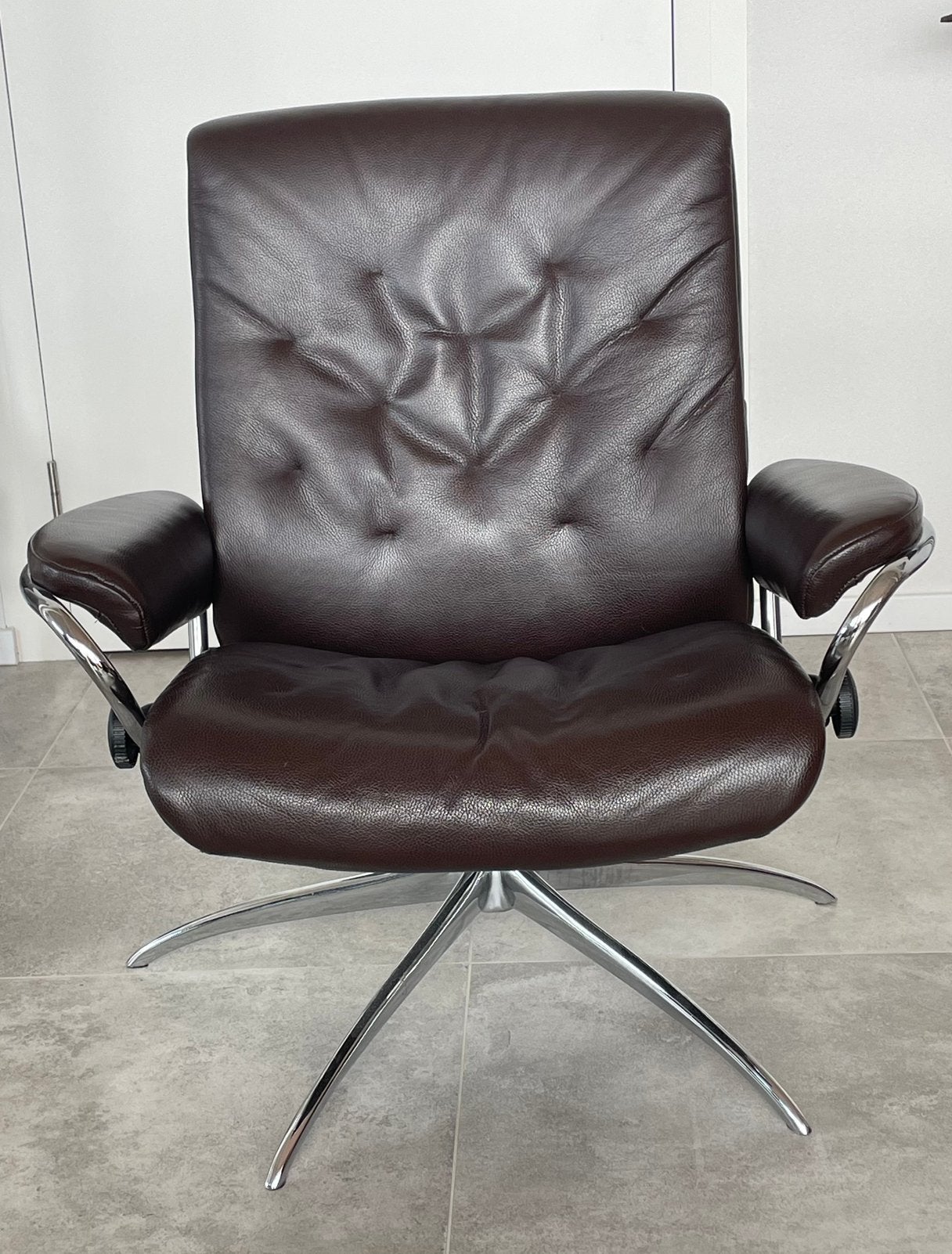 Stressless Ekornes relaxfauteuil (S), donkerbruin leer., Ophalen, Minder dan 75 cm, Zo goed als nieuw, Leer