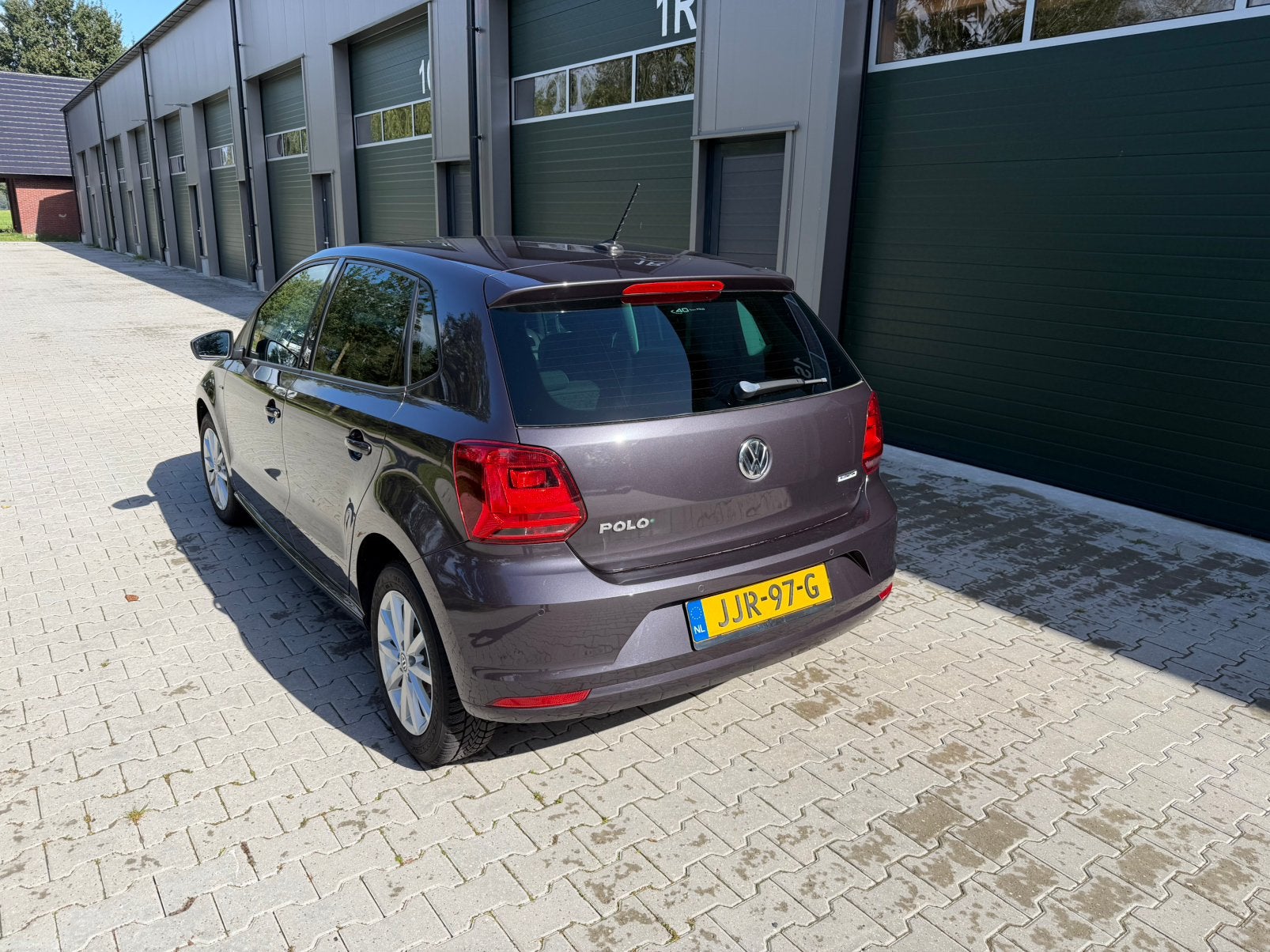 Volkswagen Polo 1.0 MPI 55KW 2015 Grijs, Auto's, Stof, 74 pk, Zwart, Handgeschakeld