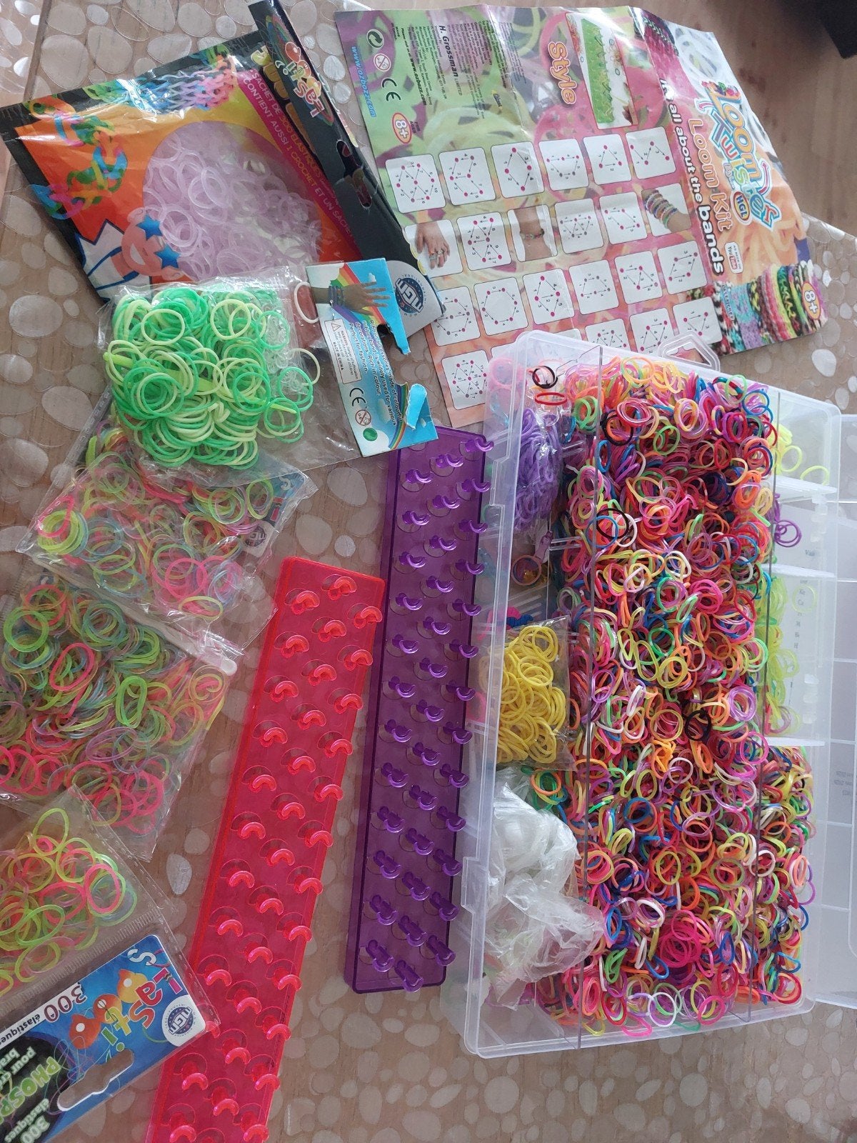 Grote set Loom Bands met accessoires en opbergdoos, Hobby en Vrije tijd, Ophalen, Gebruikt, Overige thema's, Meerkleurig