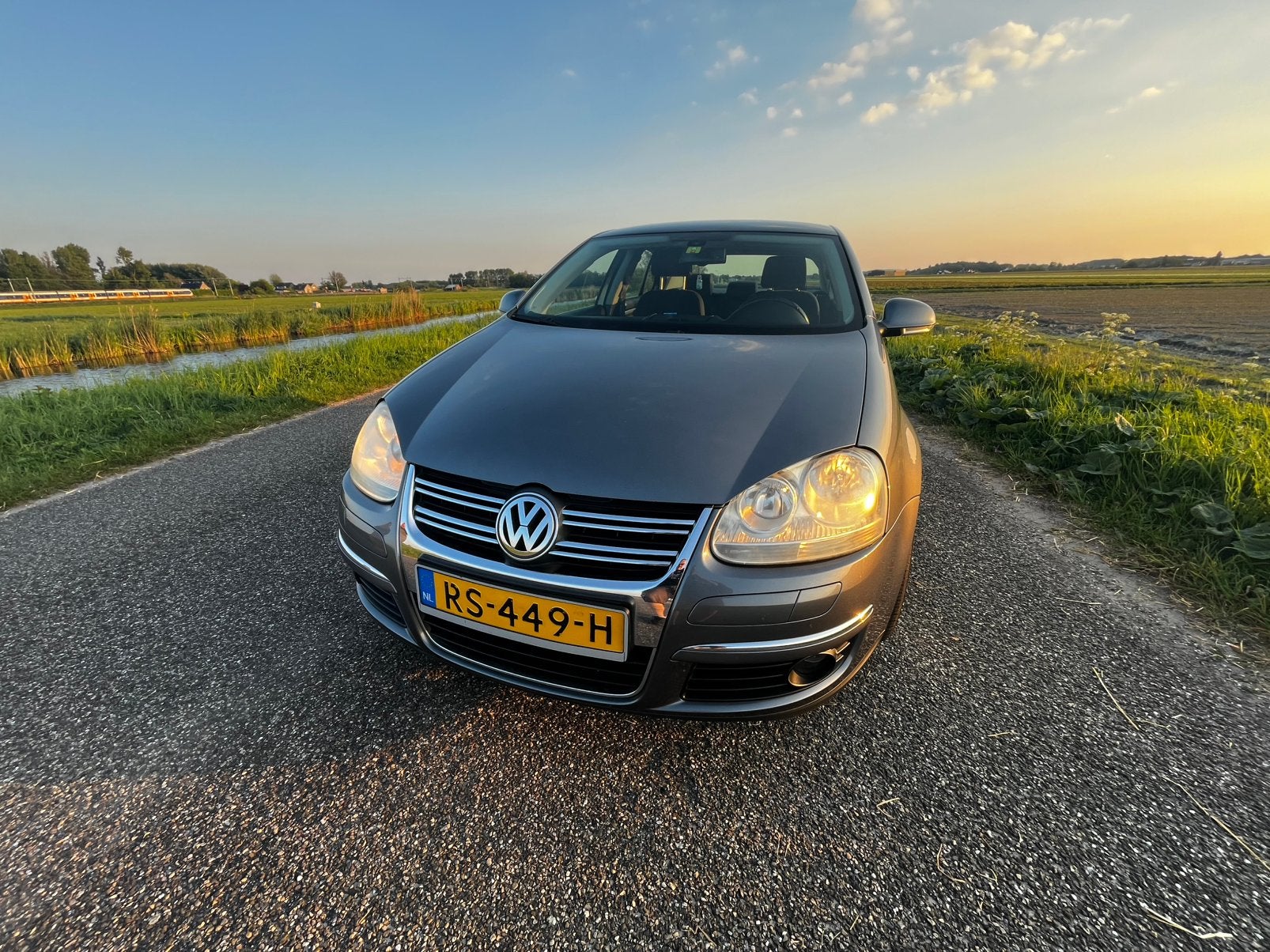 Volkswagen Jetta 2.0 FSI 110KW 2009 Grijs, Auto's, Beige, 4 cilinders, 1984 cc, Alcantara