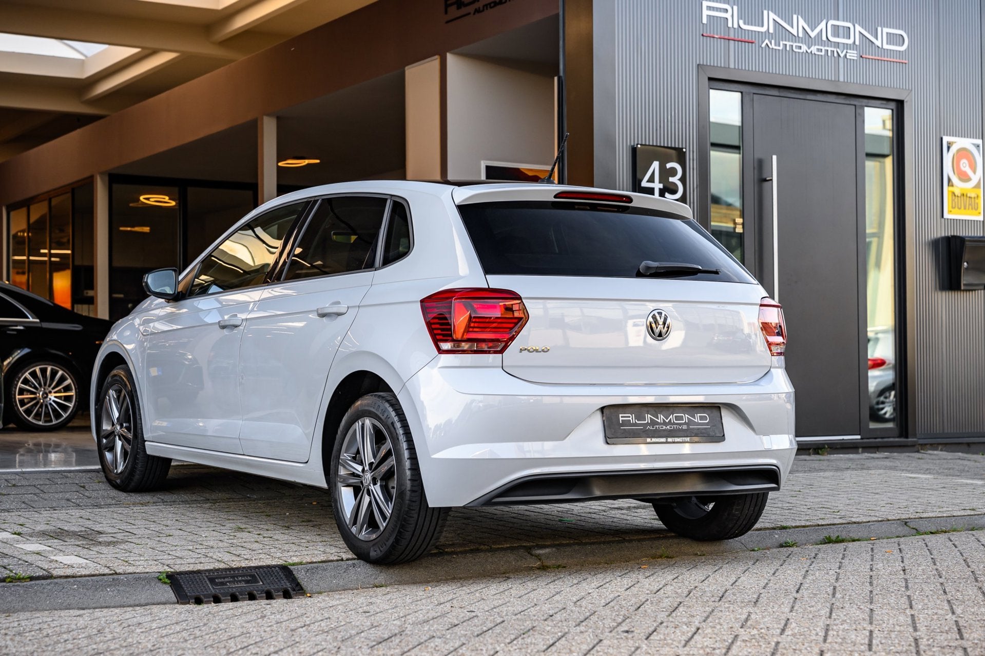 Volkswagen Polo 1.0 TSI Comfortline, Auto's, Dealer onderhouden, Stof, Gebruikt, Zwart