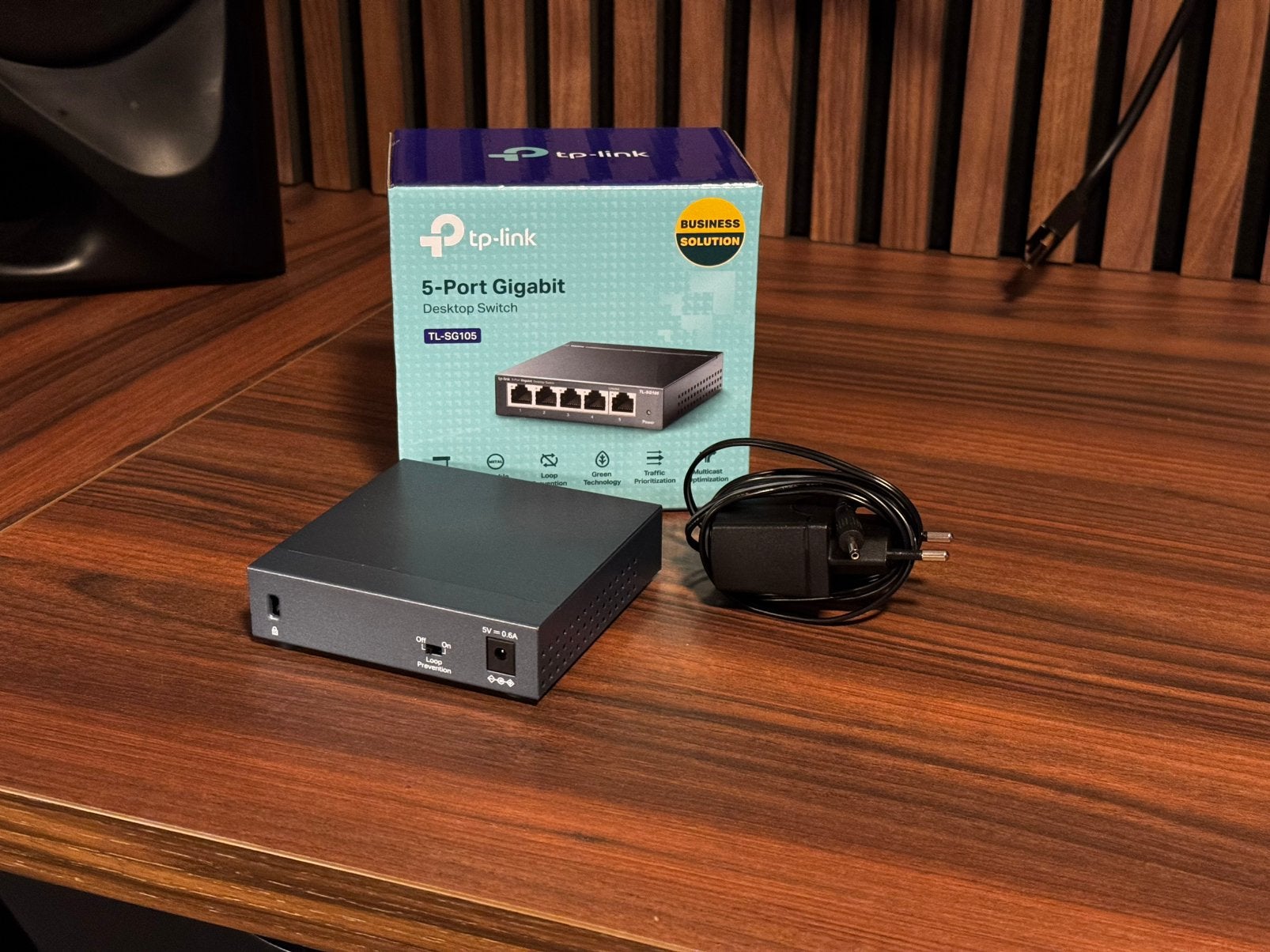 TP-Link TL-SG105 5-Poorts Gigabit Desktop Switch (in doos), Ophalen of Verzenden, Zo goed als nieuw