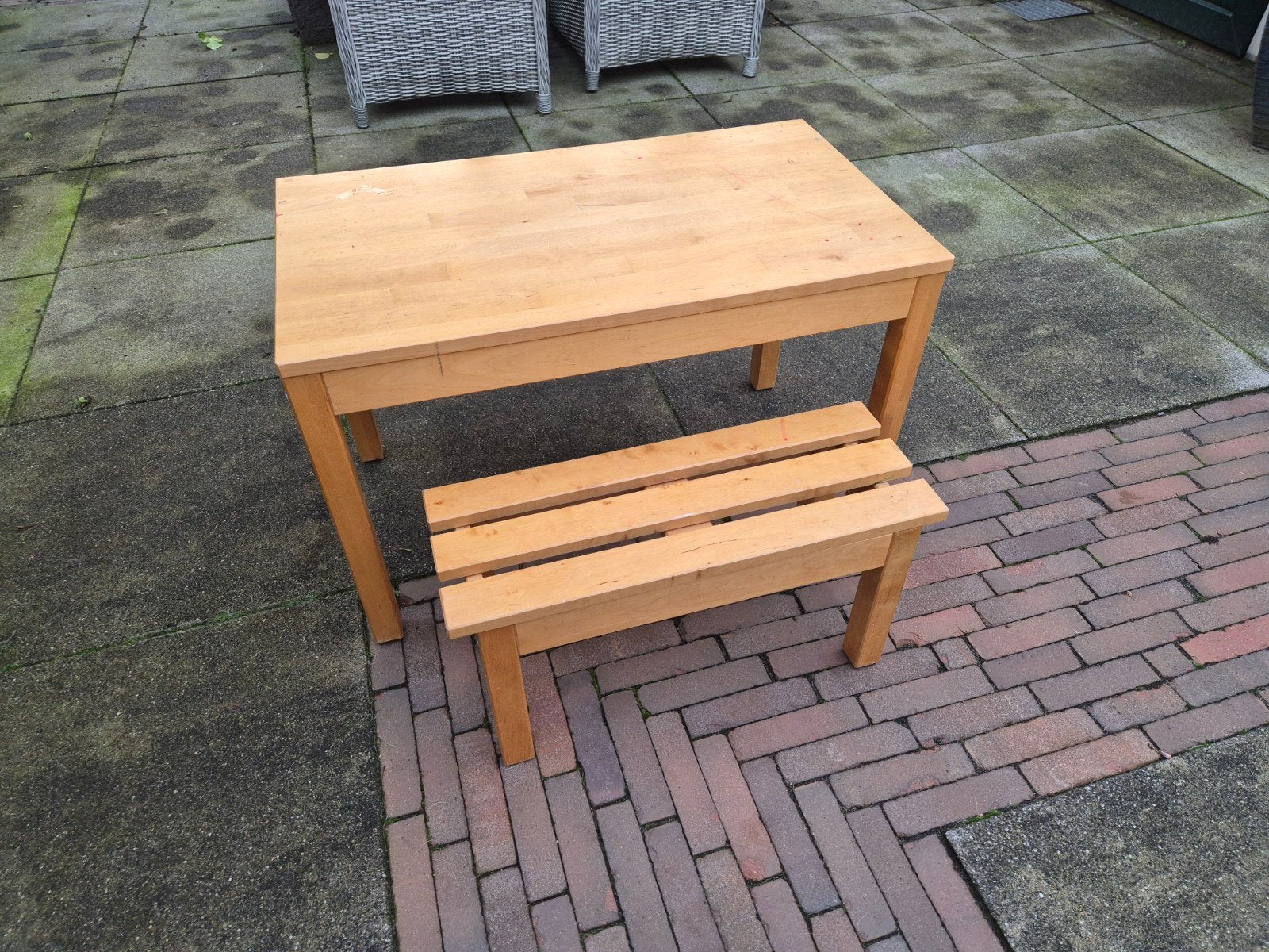 gratis kindertafel en bankje, Tuin en Terras, Ophalen, Gebruikt, Hout