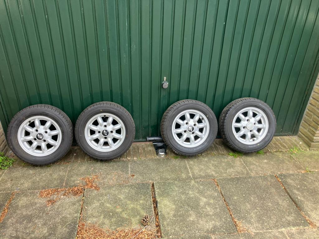 Classic Austin/Morris velgen, Auto-onderdelen, Banden en Velgen, Ophalen, Banden en Velgen, 12 inch, Zomerbanden