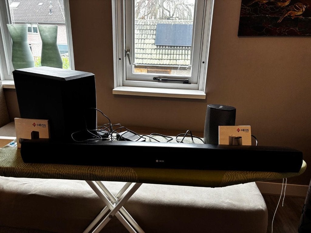 HEOS geluidssysteem met soundbar, subwoofer en 1 speaker, Inclusief kabels, Zo goed als nieuw, Ophalen, Overige merken