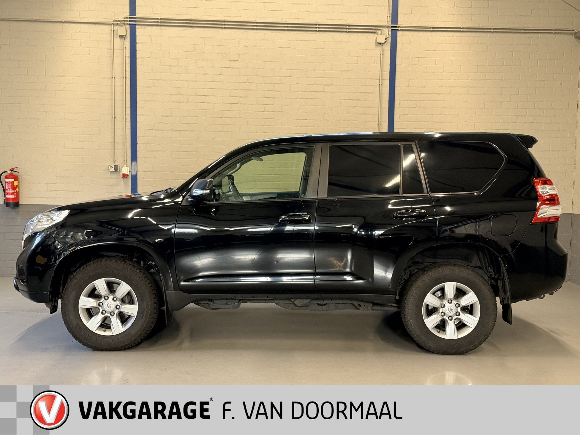 Toyota Land Cruiser 2.8 D-4D-F LX Blind Van Automaat, Auto's, Automaat, Bluetooth, Gebruikt, Euro 6