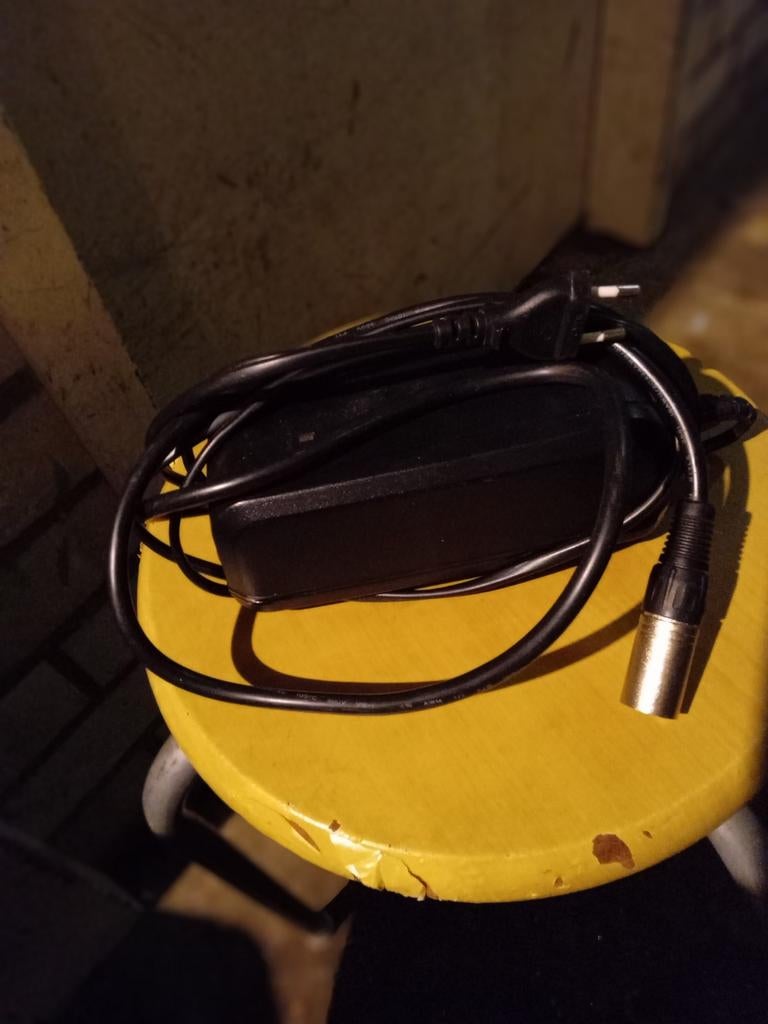 Oplader voor Giant 5 pins, Fietsen en Brommers, Ophalen of Verzenden