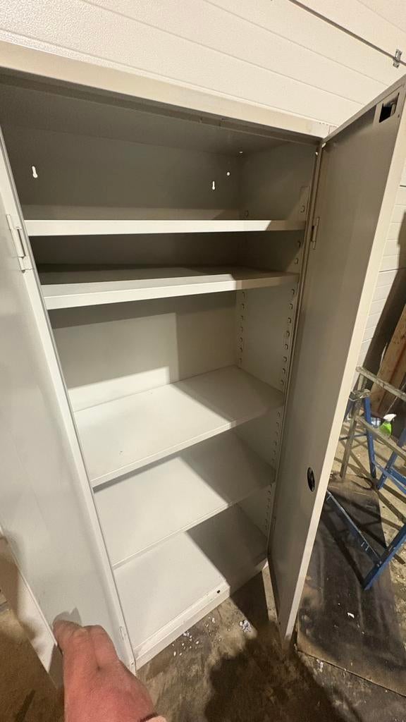 Draaideurkast archiefkast dossierkast garagekast metalenkast, Huis en Inrichting, Kasten | Roldeurkasten en Archiefkasten, Ophalen