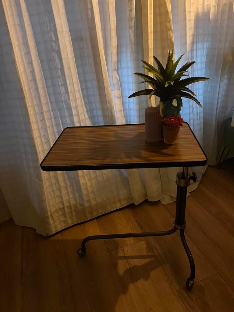 Vintage bijzettafel met wieltjes, Ophalen of Verzenden, Zo goed als nieuw