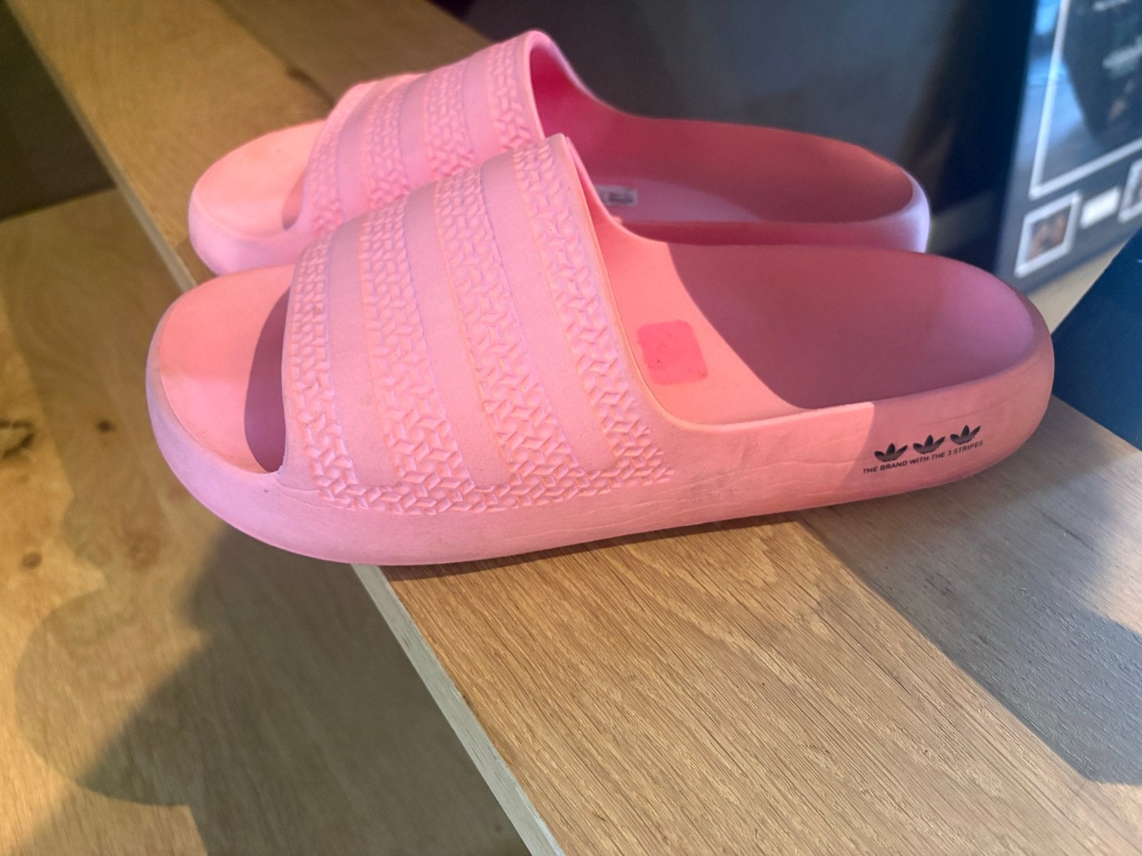 Adidas Adilette Comfort Slippers Roze Maat 38, Ophalen of Verzenden, Zo goed als nieuw, Roze, Slippers