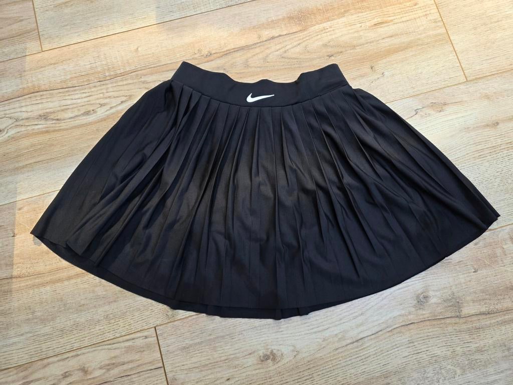 Nike Zwart Geplooid Sportrokje - Maat 32/34, Zwart, Nike, Ophalen of Verzenden, Zo goed als nieuw