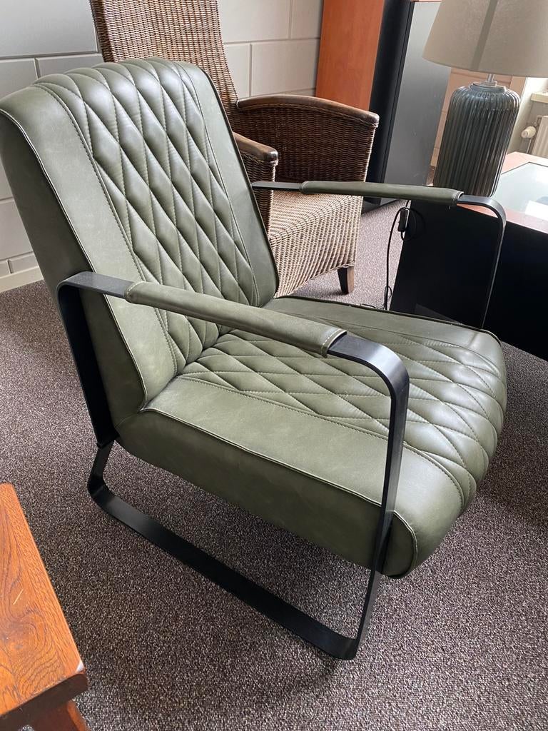 Groene fauteuil, Ophalen, Zo goed als nieuw, 50 tot 75 cm, Leer