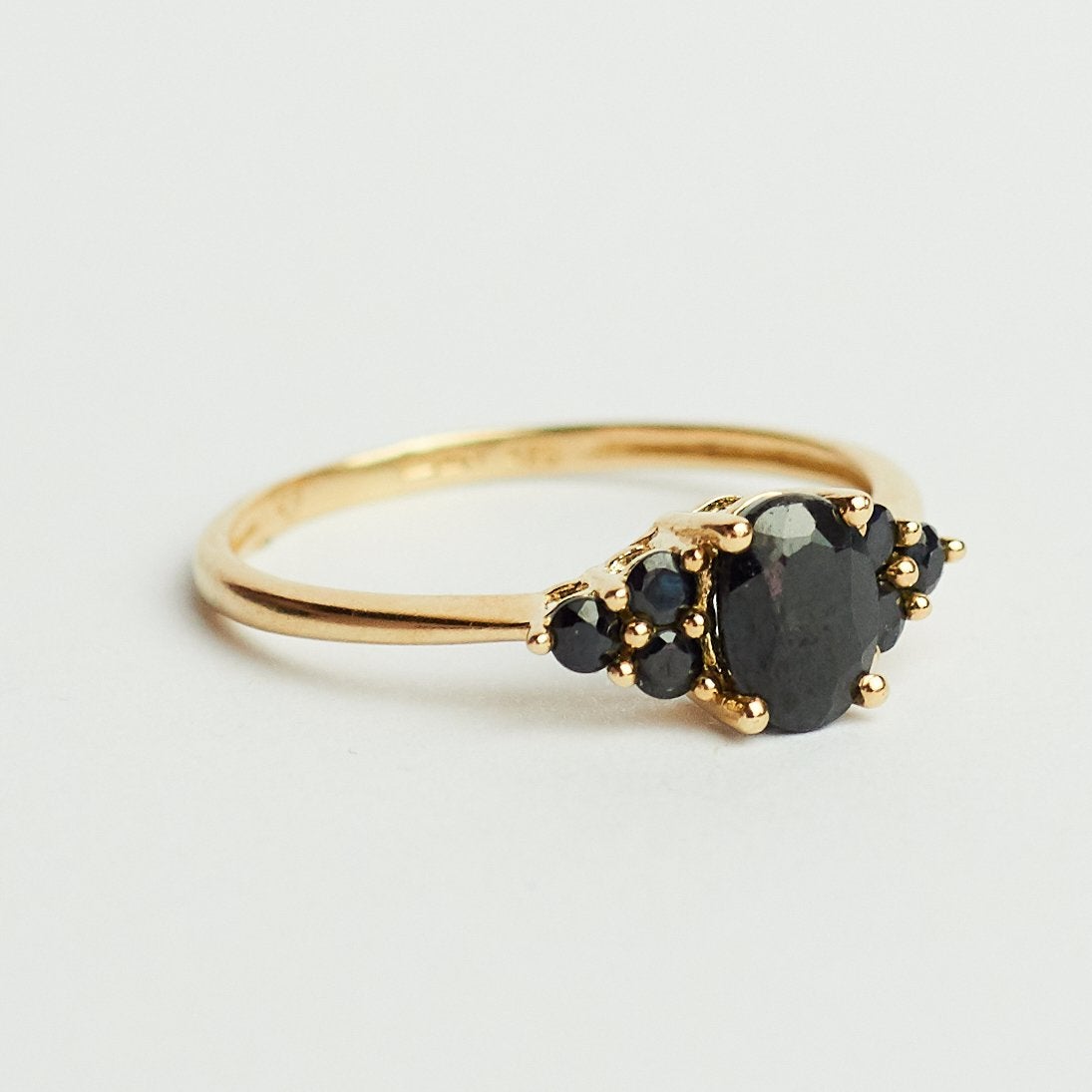 Vintage gouden ring 9k onyx, Ophalen of Verzenden, Zo goed als nieuw, 17 tot 18, Dame