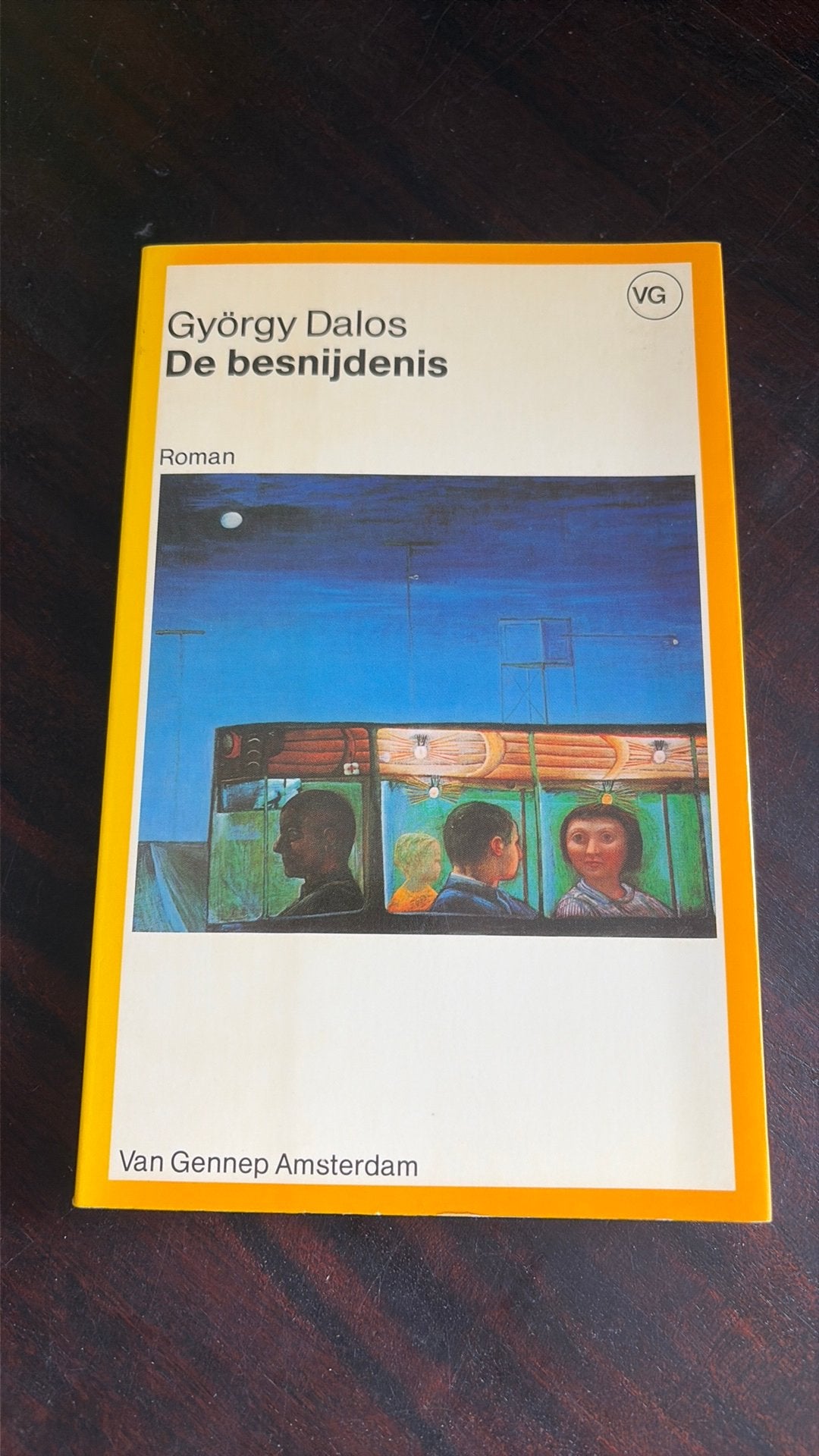 De Besnijdenis - György Dalos, Ophalen of Verzenden, Gelezen, Europa overig