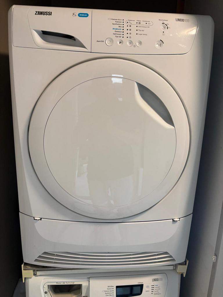 Zanussi condensdroger 7kg, Ophalen, 6 tot 8 kg, Zo goed als nieuw, Voorlader