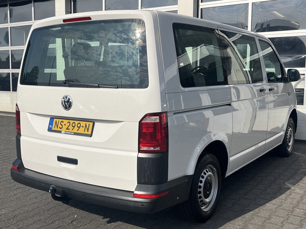 Volkswagen Transporter 2.0 TDI L1H1 Kombi Airco BTW en BPM v, Auto's, Volkswagen, Stof, Gebruikt, 150 pk, 255 €/maand