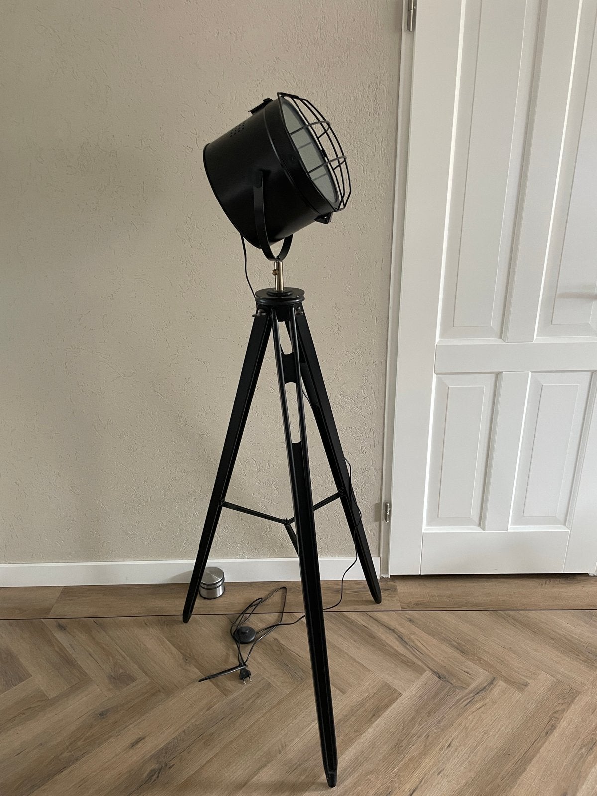 Zwarte industriële vloerlamp op statief, Ophalen, E27 (groot), Zo goed als nieuw, Metaal
