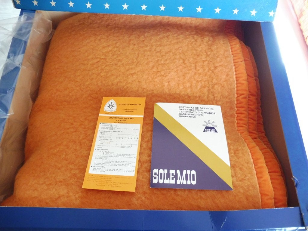 Gloednieuwe wollen Sole Mio deken 220 x 240 wol, Ophalen, Woondeken, Oranje, Wol