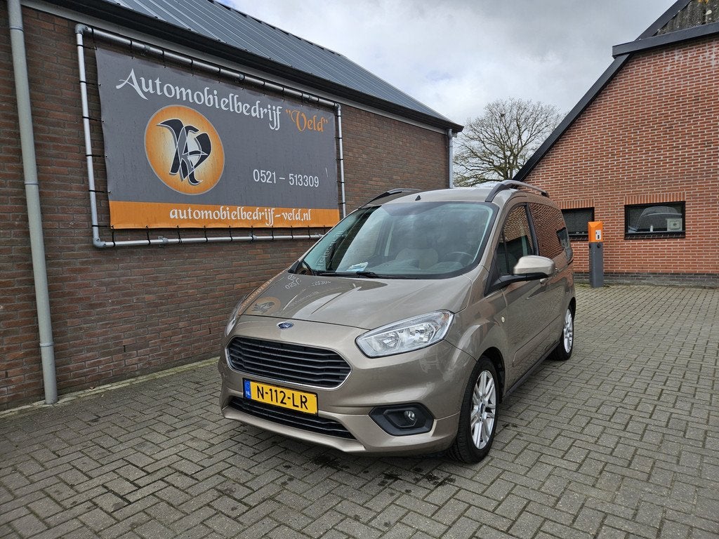Ford Tourneo Courier 1.0 Titanium (motor defect) (bj 2019), Auto's, Gebruikt, Euro 6, Bedrijf, Handgeschakeld