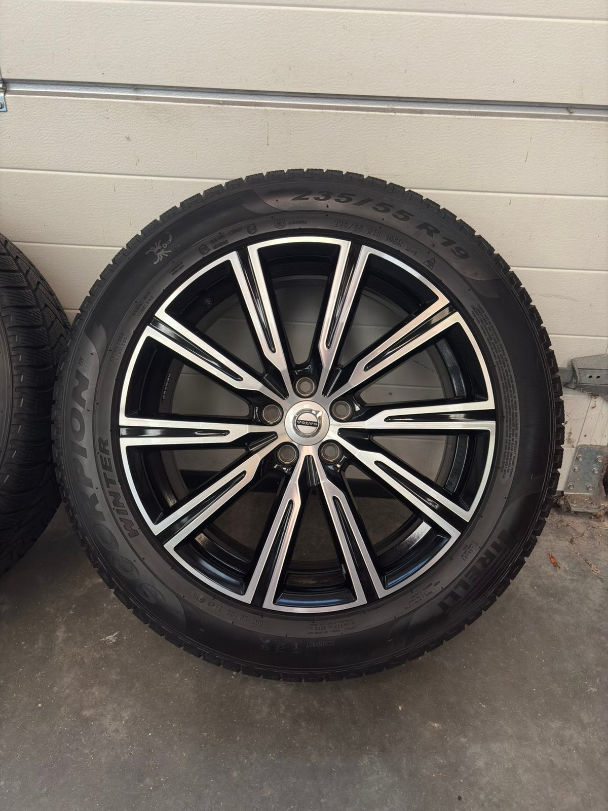 Volvo XC60 19 inch Inscription winter Pirelli schadevrij, Auto-onderdelen, Banden en Velgen, 19 inch, Gebruikt, Banden en Velgen