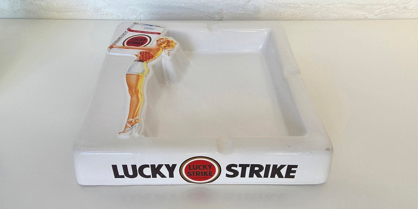 Originele, vintage, aardewerken, Lucky Strike asbak, Ophalen of Verzenden, Zo goed als nieuw, Gebruiksvoorwerp