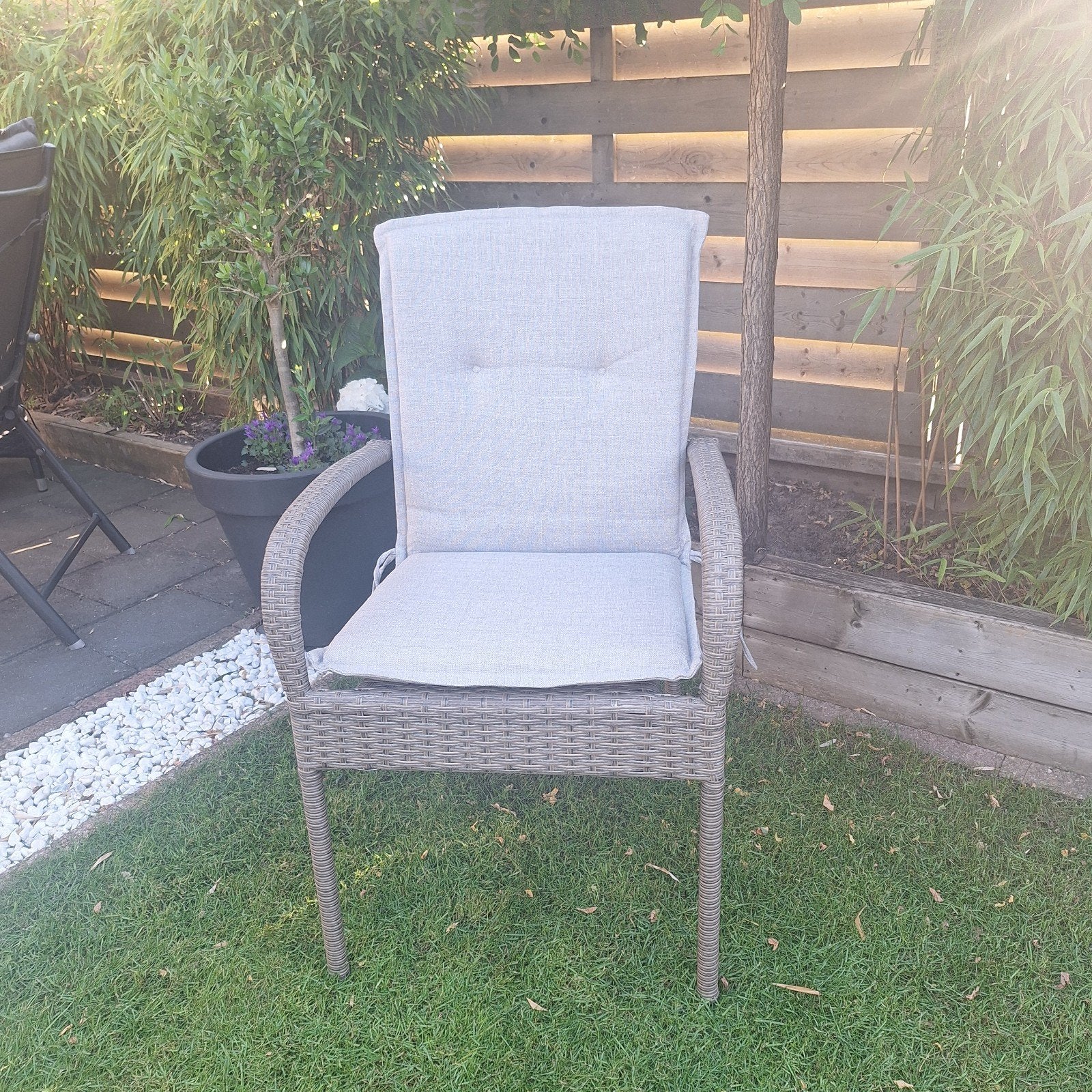 Set van 4 stapelbare tuinstoelen met kussens, Ophalen, Zo goed als nieuw, Wicker, Stapelbaar