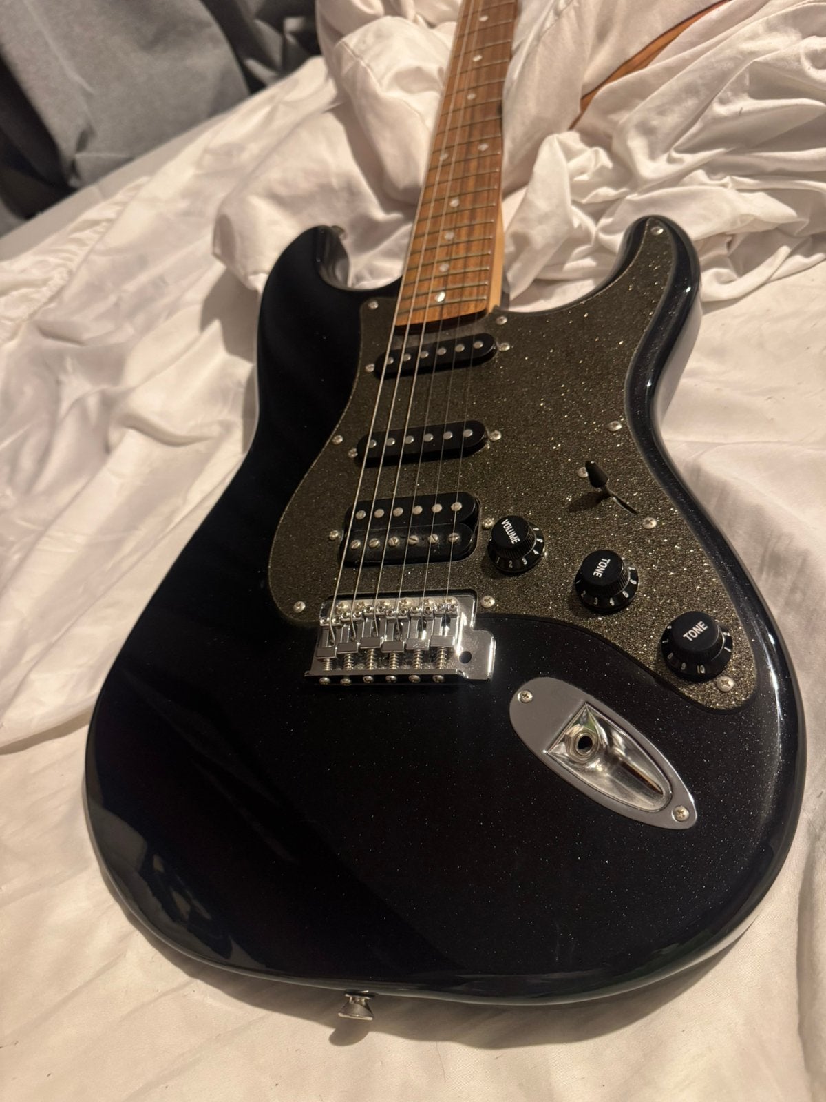 Like-new Squier affinity strat HSS + accessories, Ophalen, Zo goed als nieuw, Elektrische gitaar