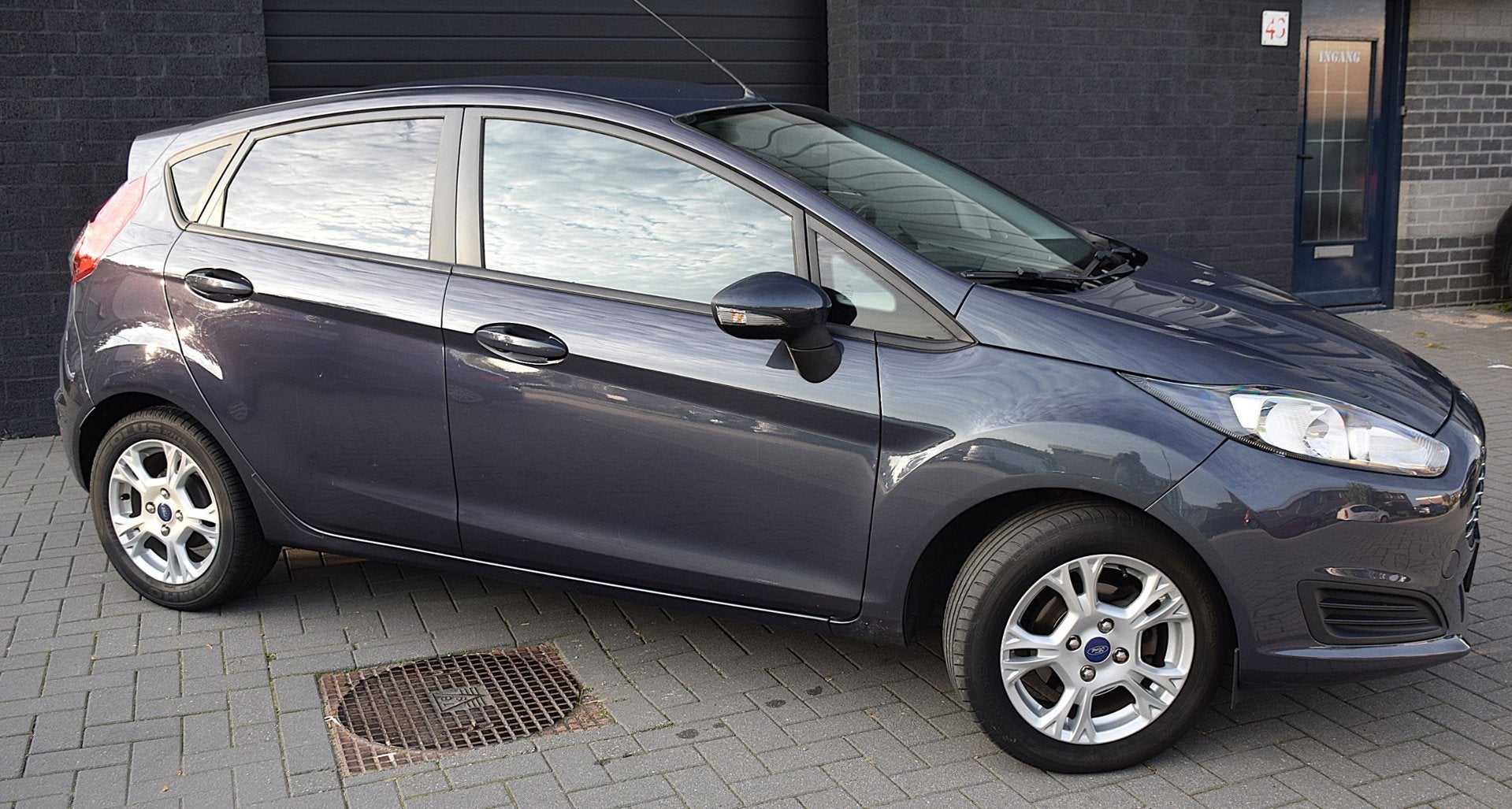 Ford Fiesta 1.0 EcoBoost Titanium|Distributie 145000 vervang, Auto's, Voorwielaandrijving, Euro 5, Handgeschakeld, Grijs
