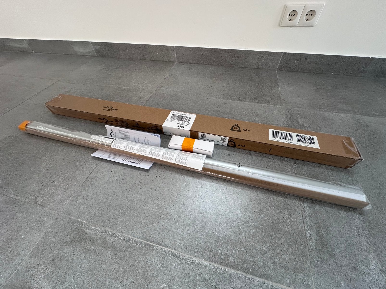 2x rolgordijn verduisterend wit 115x230cm, Overige merken, Nieuw, Ophalen of Verzenden, Rolgordijn