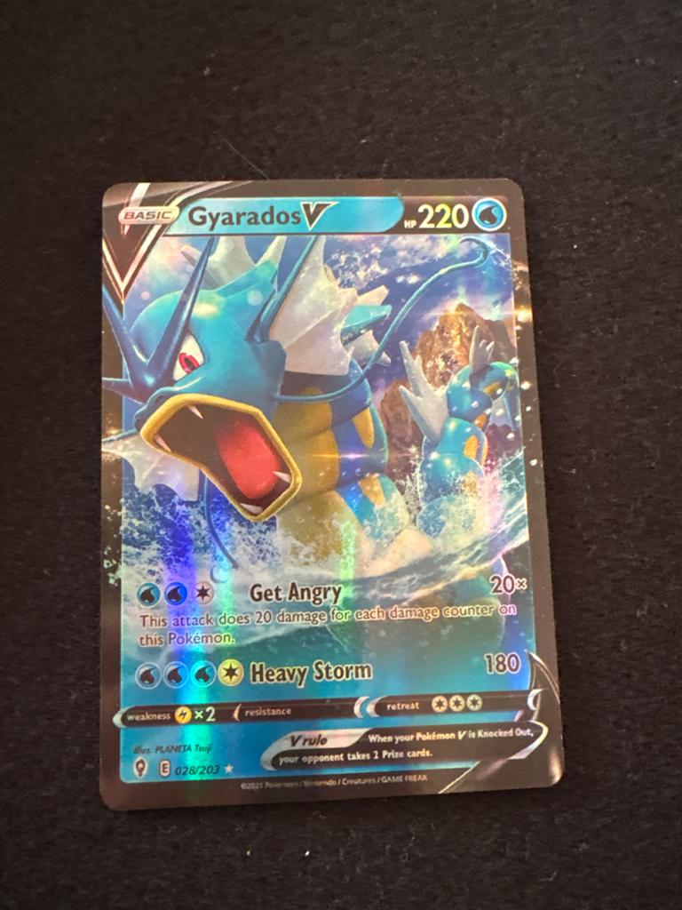 Gyarados V pokémon kaart, Ophalen of Verzenden, Zo goed als nieuw, Losse kaart, Foil