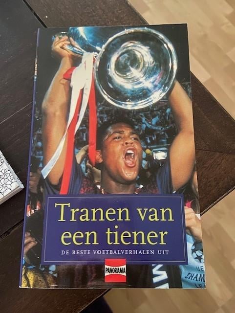 Tranen van een tiener - voetbalverhalen, Boeken, Ophalen of Verzenden, Gelezen, Balsport