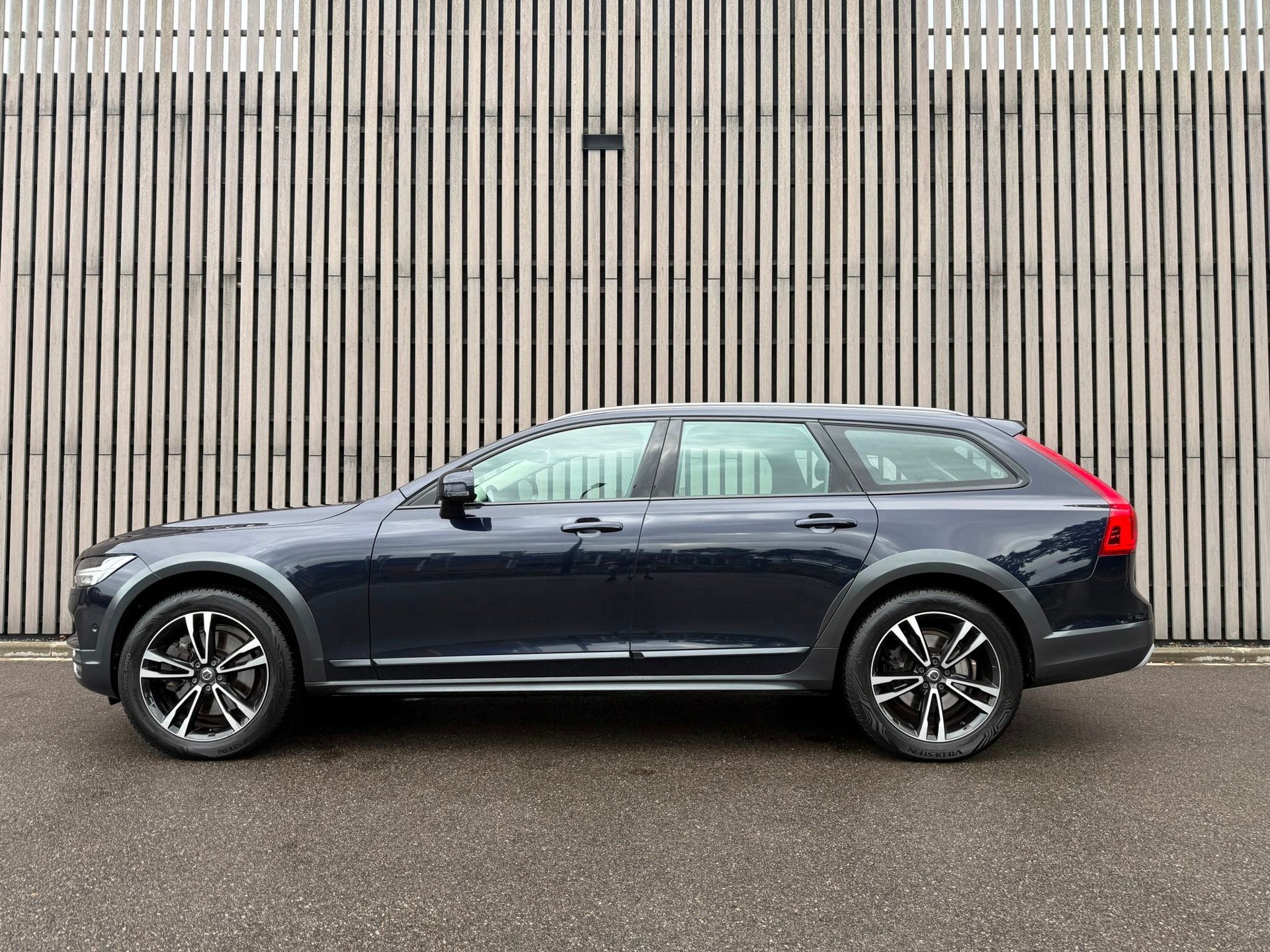 Volvo V90 Cross Country 2.0 D4 Pro AWD / Zeer netjes!, Auto's, Automaat, Euro 6, 1969 cc, Blauw