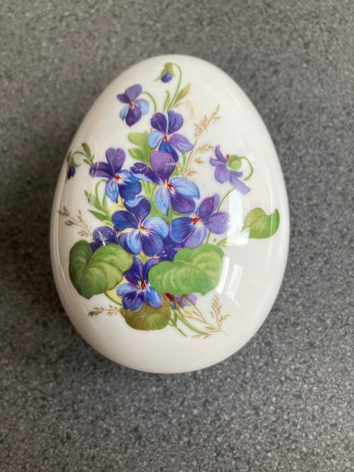 Decoratief Porseleinen Ei met Viooltjes Patroon, Ophalen