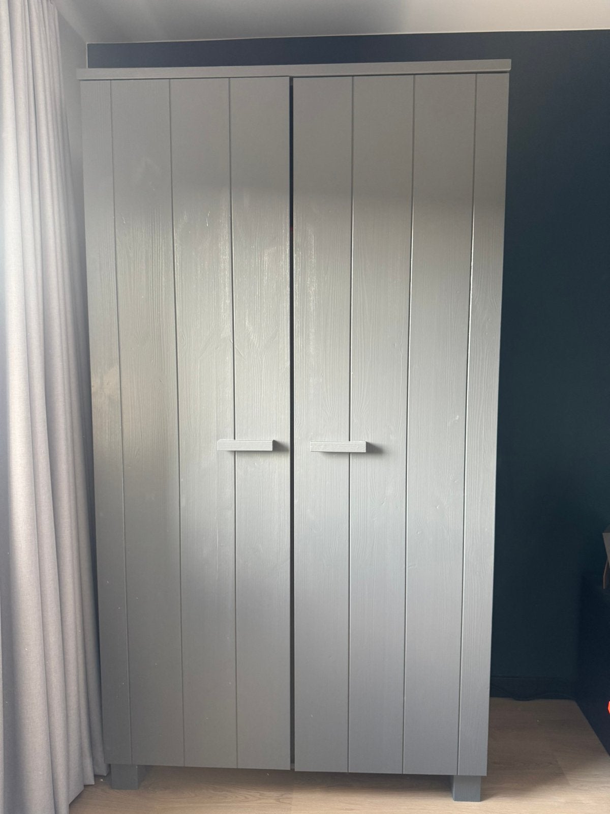 Kledingkast grijs, Ophalen, Met deur(en), 100 tot 150 cm, 200 cm of meer