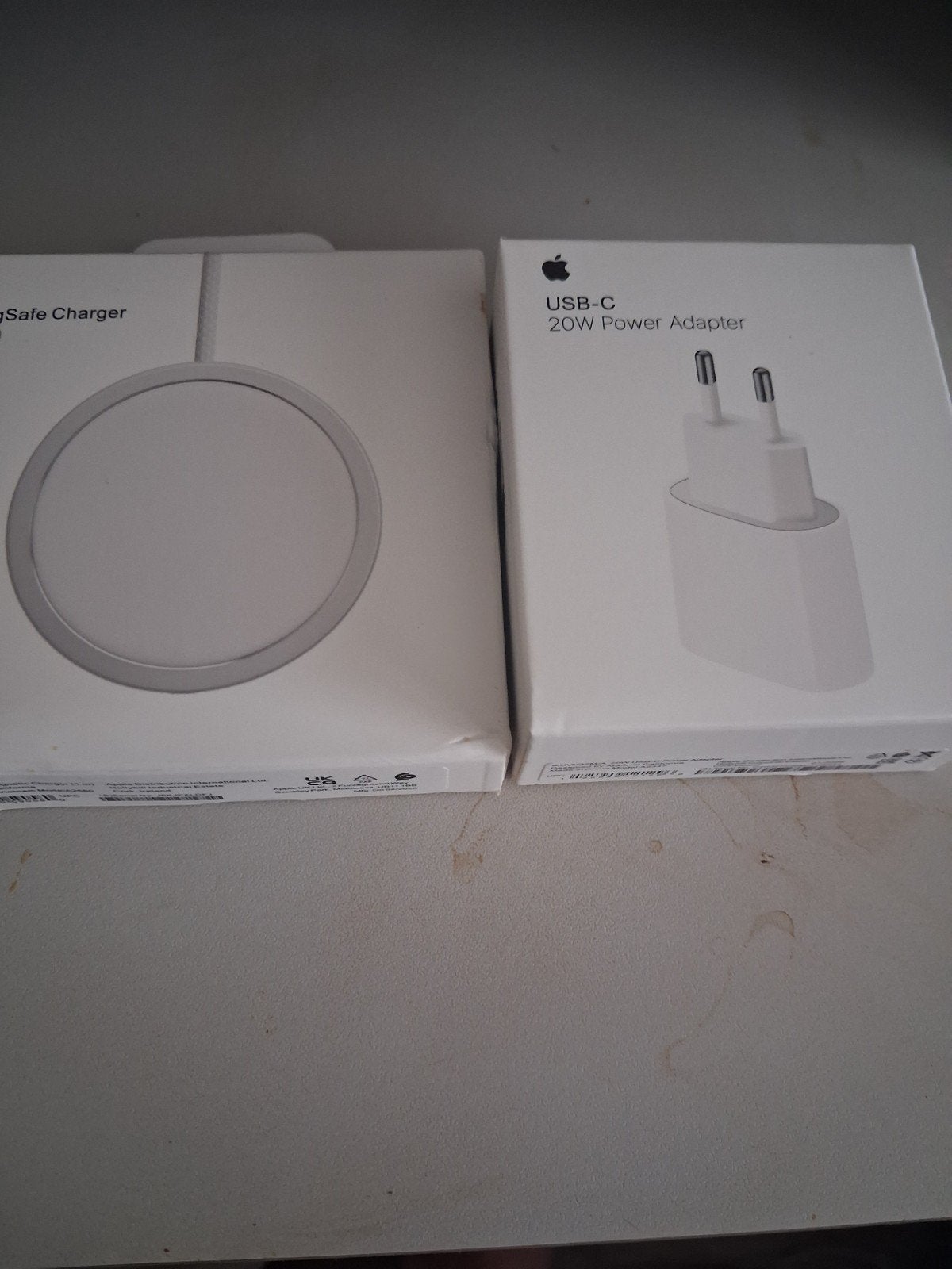 Apple MagSafe Oplader en USB-C 20W Power Adapter, USB-C, Draadloze oplader, Nieuw, Apple