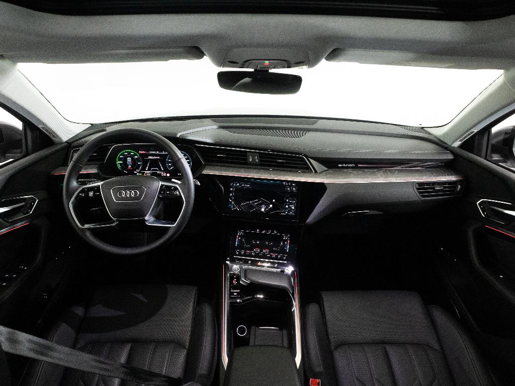 Audi E-Tron 55 Quattro | HUD | Massage | 360° | TOP STAAT, Auto's, Audi, Automaat, 131 €/maand, 1800 kg, Euro 6