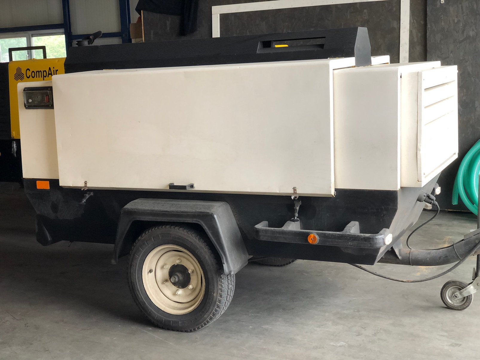 Atlas Copc XAHS 186. Dieselcompressor, Ophalen