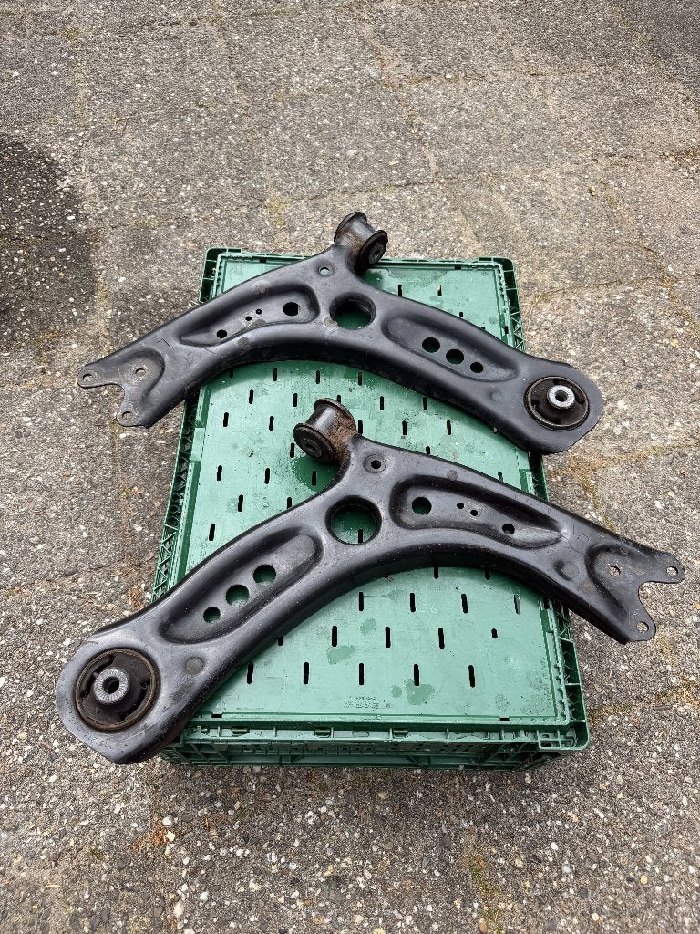 Draagarmen set — SEAT Leon Cupra 300 5F | 5Q0 407 151 L / R, Ophalen, Gebruikt, Seat