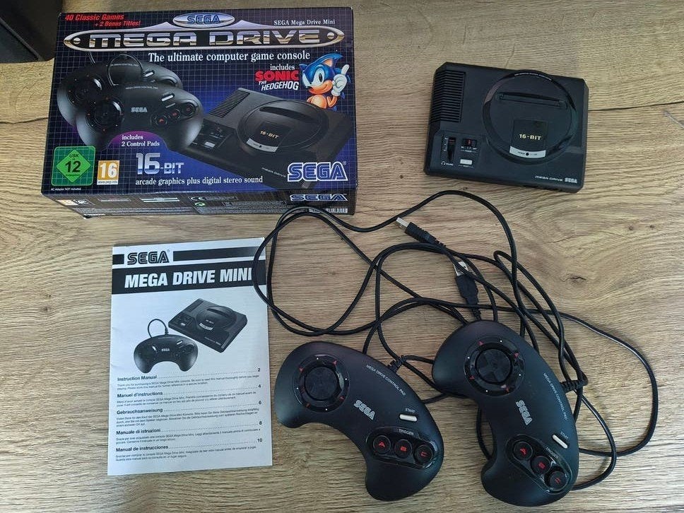 Sega Mega Drive Mini met Project Lunar en 98 games, Met games, Mega Drive, Met 2 controllers, Ophalen of Verzenden
