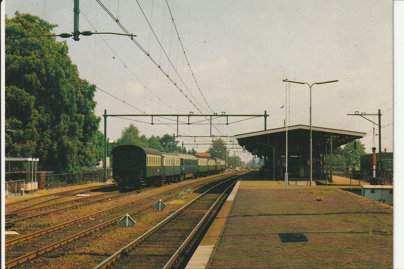 DIEREN STATION PERRON RIJTUIGEN VELUWSE STOOMTREIN MIJ., Ophalen of Verzenden, 1980 tot heden, Ongelopen, Gelderland