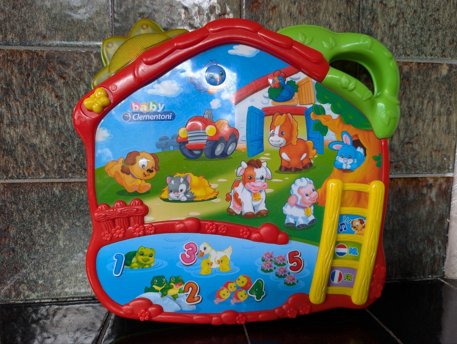 Baby Clementoni boerderij activiteiten bord NL en FR, Kinderen en Baby's, Speelgoed | Vtech, Ophalen of Verzenden, Zo goed als nieuw