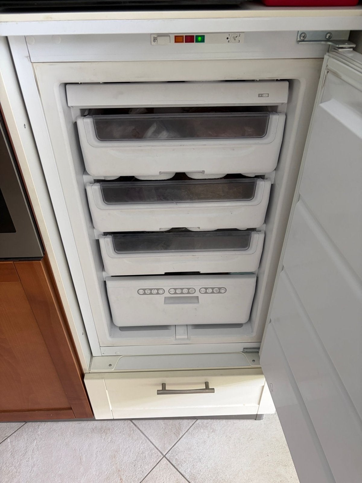 Whirlpool Inbouw vrieskast met 4 laden, Gebruikt, Minder dan 60 cm, Inbouw, Ophalen