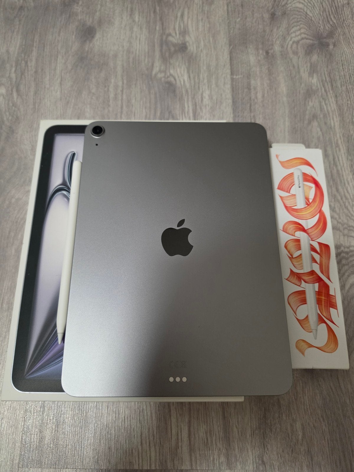 Ipad air (2025) 256 GB met pencil pro. Zeer nette staat., Computers en Software, Apple iPads, Ophalen, Apple iPad, 11 inch, Zo goed als nieuw