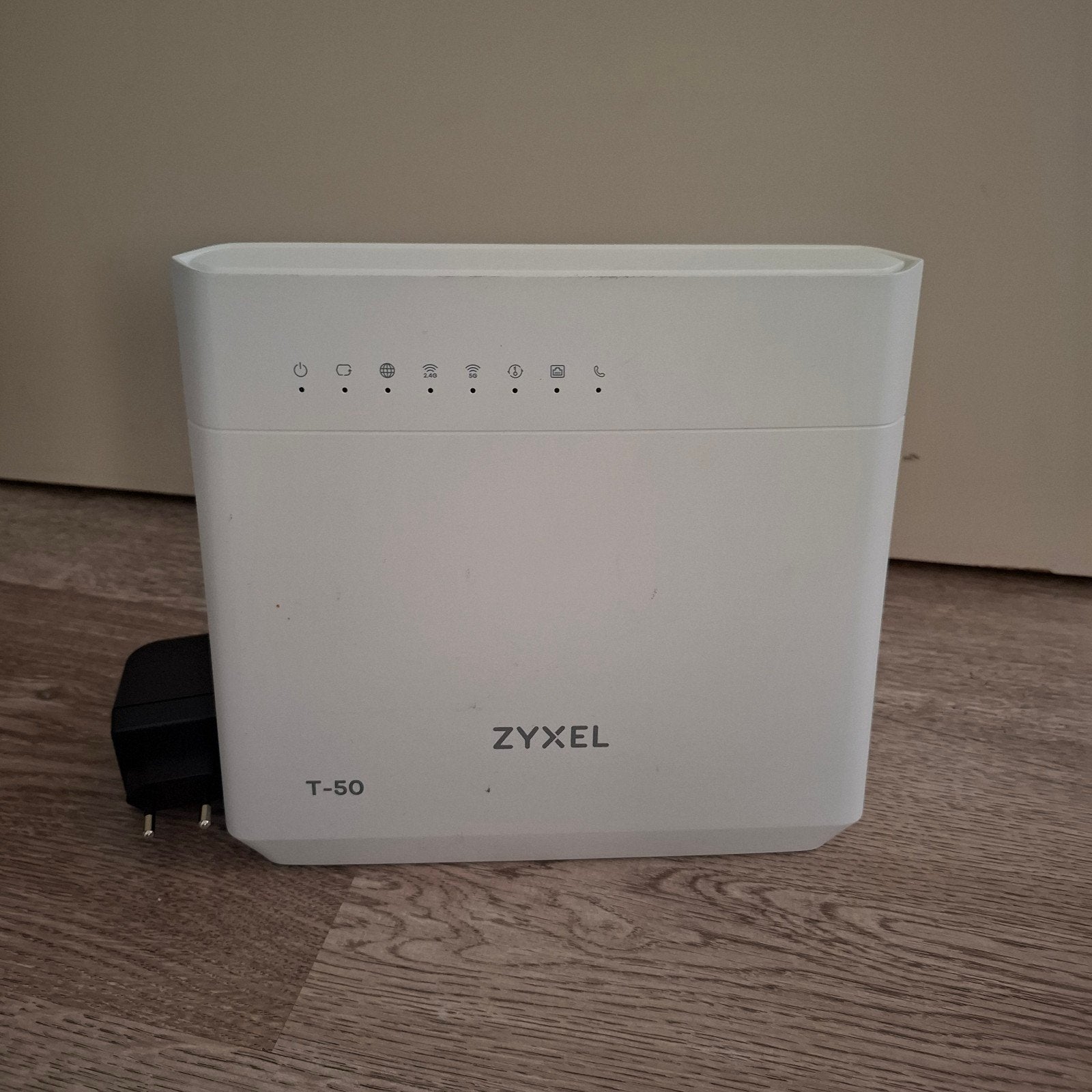 Zyxel T-50 Router met modem - Zo goed als nieuw, Ophalen of Verzenden, Zo goed als nieuw, Router met modem, Zyxel